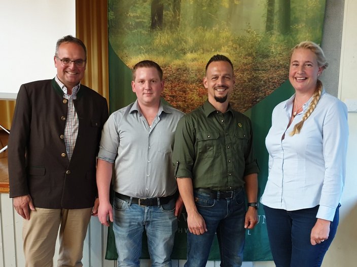 Martin Brüner (Geschäftsführer LJV BW), Philipp Brauch (Wildmanufaktur BESH), Samuel Golter (Wildbretvermarktung LJV), Julia Winterfeldt (Kreisjägermeisterin JV SHA)